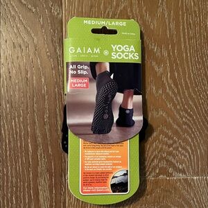 GAIAM Black Non-Slip Yoga Socks M/L